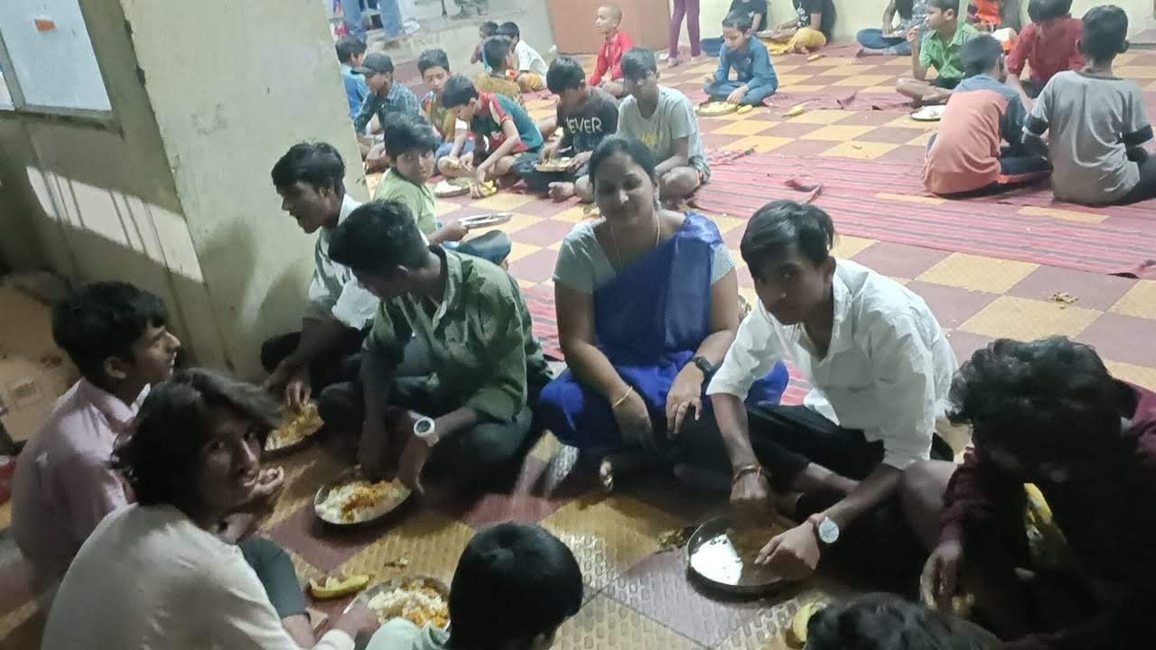Community food distribution by Sunitha Foundation